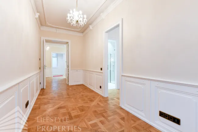 Luxuriöse 2-Zimmer-Altbauwohnung im Herzen der Innenstadt - Titelbild