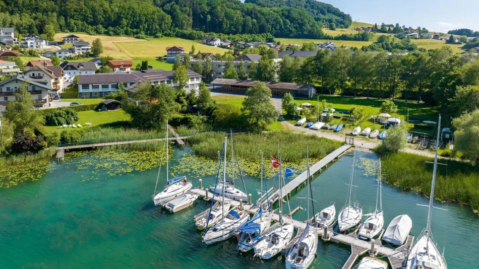 Moderne 2-Zimmer-Wohnung direkt am Mattsee: Erstbezug mit Balkon und Tiefgarage! - Bild