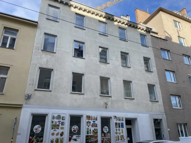 ATTRAKIVES ZINSHAUS MIT ENTWICKLUNGSPOTENZ AN DER U1 KEPLERPLATZ – EINGEREICHTE STUDIE FÜR 14 EINHEITEN & WEITERES AUFSTOCKUNGSPOTENZIAL - Titelbild
