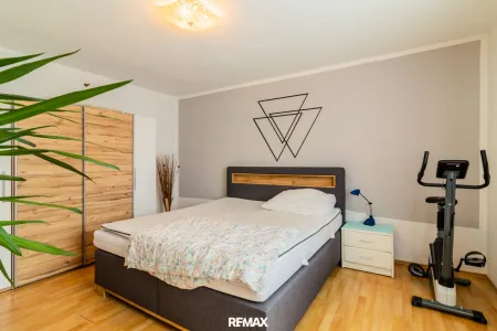 Schlafzimmer UG