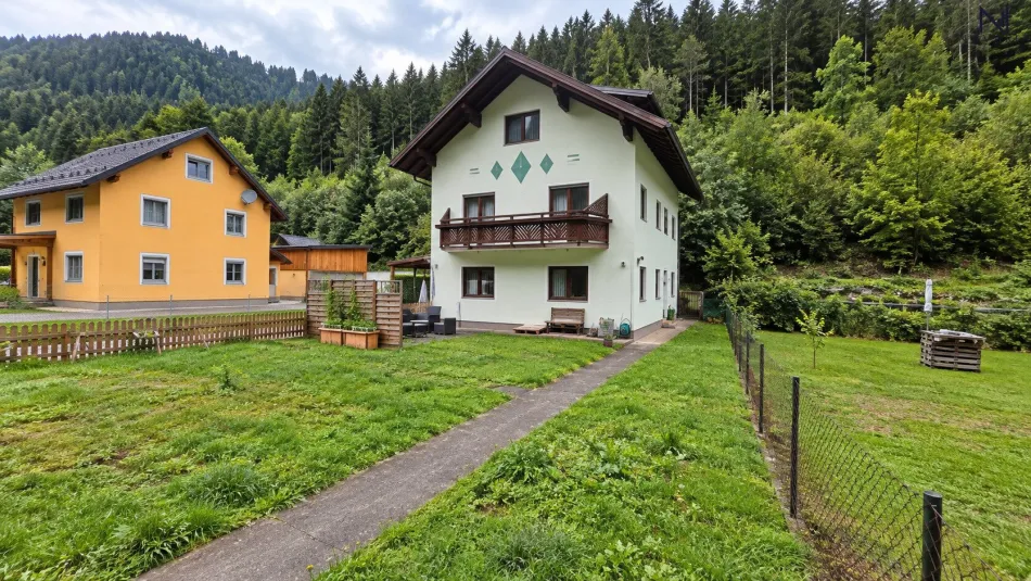 Rückzugsort im Grünen – großzügiges Wohnhaus mit Garten, Balkon & Garage - Bild