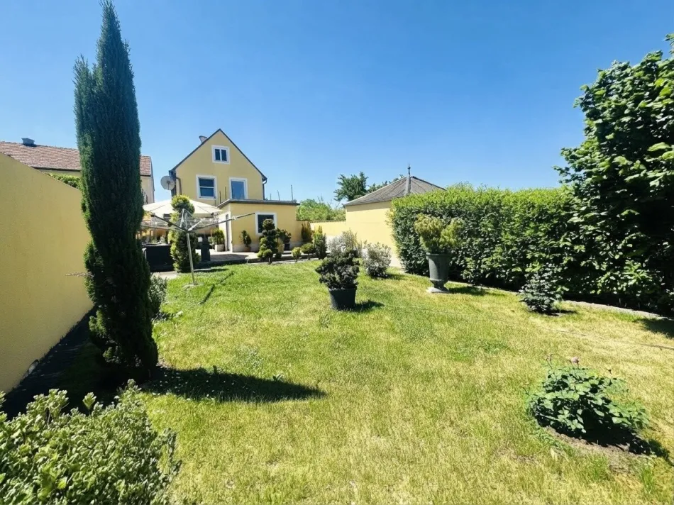 Großzügiges Wohnhaus mit flexibler Raumaufteilung in Walkersdorf - vielseitig nutzbar - Titelbild