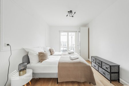 Vollsaniertes Haus mit 4 Einheiten und Rohdachboden, Nähe Sternwartepark