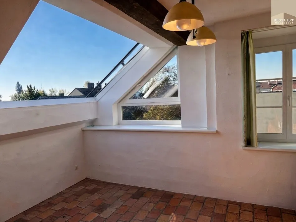 Ärzte, Unternehmer & Familien: Haus in bekannter Lage mit bis zu 3 Wohneinheiten und Grundstück mit Baureserve - Bild