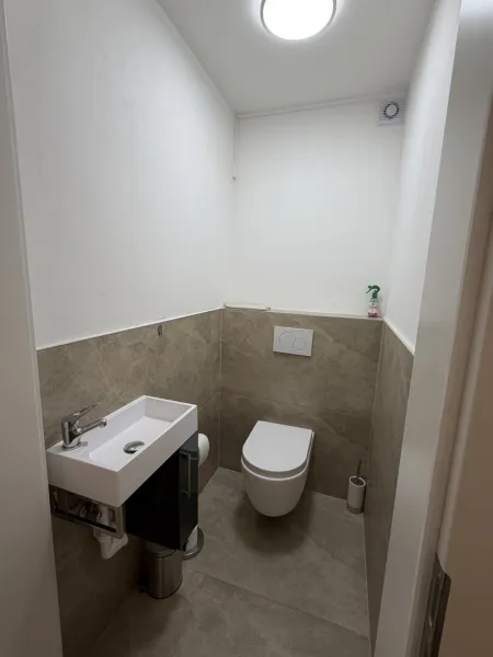 extra WC im Haus 2