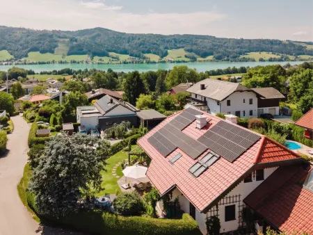 Raum für Generationen. Ein besonderes Landhaus mit Einliegerwohnung und Irrseeblick