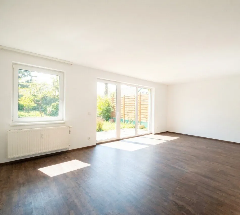 Charmantes Reihenhaus mit Gartenidylle und Terrasse und Parkplatz - Bild