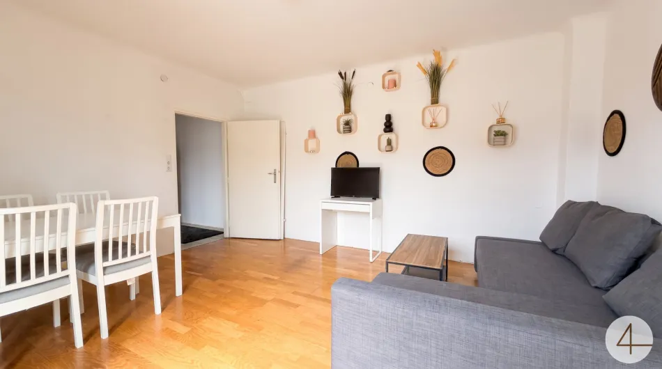 Charmante Dachgeschosswohnung mit Balkon – modernisiert & bezugsbereit - Bild