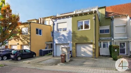 Leben am Wasser – großzügiges Reihenhaus mit Garten, Dachterrasse & Garage in Vösendorf