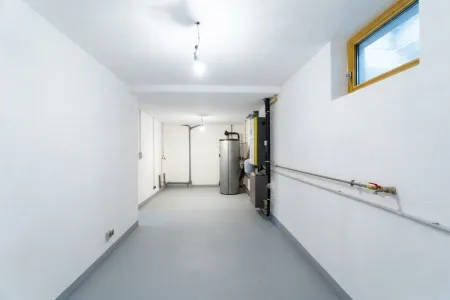 Kellerraum mit Heizungstechnik