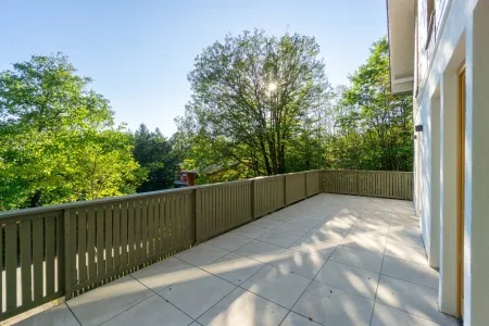 Terrasse mit Grünblick