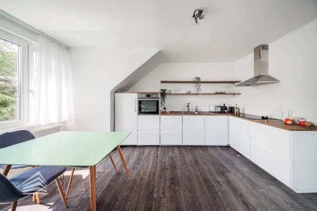 Dachgeschosswohnung mit Grünblick – 3 Zimmer im 18. Bezirk - Bild
