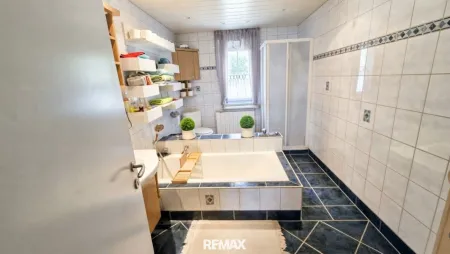 Badezimmer im Obergeschoss