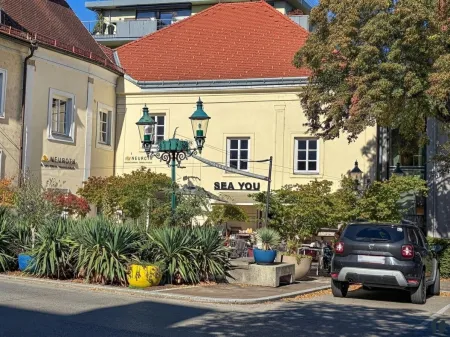 Außenansicht von der Straße aus