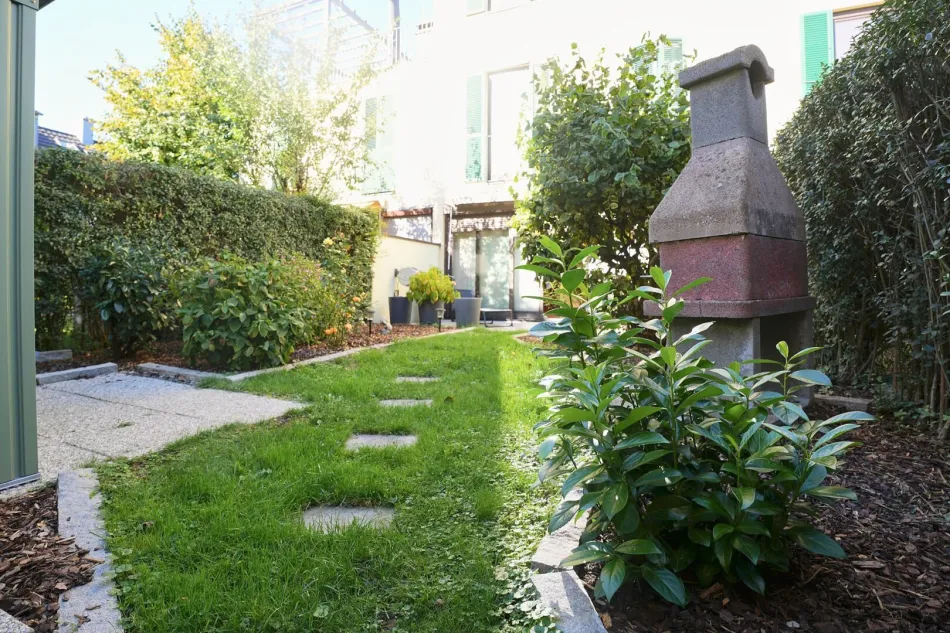 Liefering: Ruhiges Reihenhaus mit sonnigem Garten und Tiefgarage zum Sofortbezug! - Bild