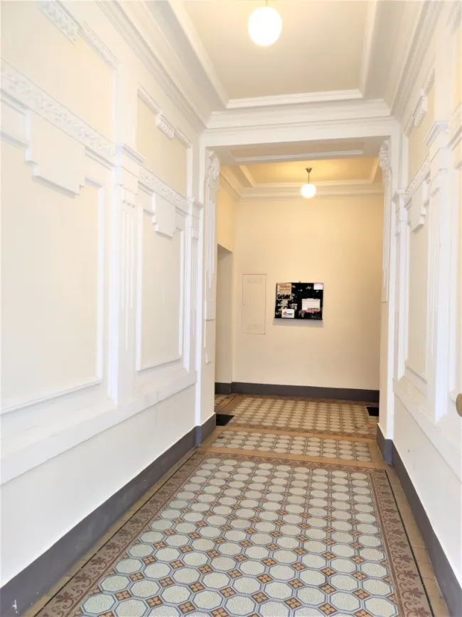 Nähe Mariahiferstrasse I Wunderschönes Zinshaus in bester Lage mit Rohdachboden -- Perfekt auch für Eigennutzer - Bild