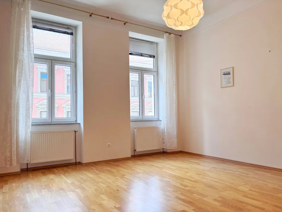 Mitten im Supergrätzl: 2 Zimmer, hohe Räume & klassischer Altbaucharme kombiniert mit modernem Komfort - Bild