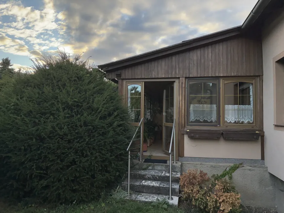 Wohnen mit Schlossbergblick – Einfamilienhaus mit Garten und viel Gestaltungsmöglichkeiten in Hainburg - Bild