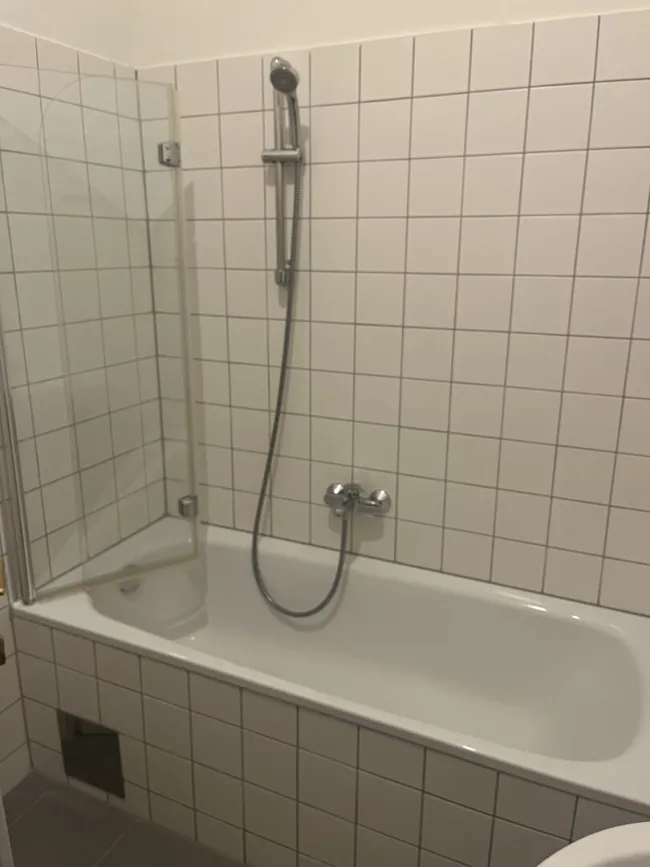 Hofseitige, ruhige 2 Zimmer-Wohnung in saniertem Haus - Bild