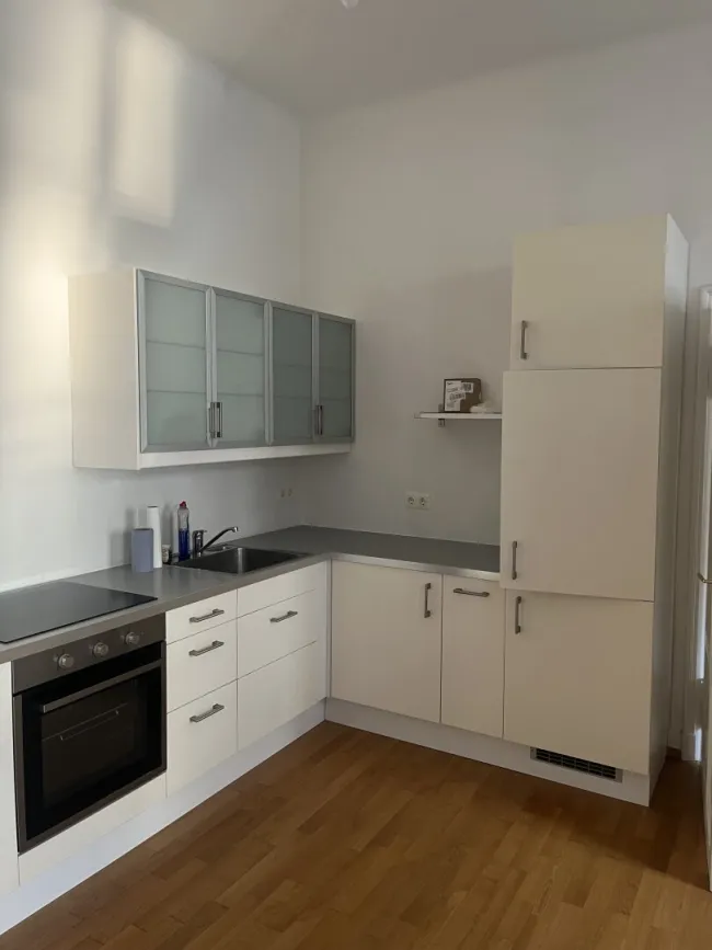 Hofseitige, ruhige 2 Zimmer-Wohnung in saniertem Haus - Titelbild