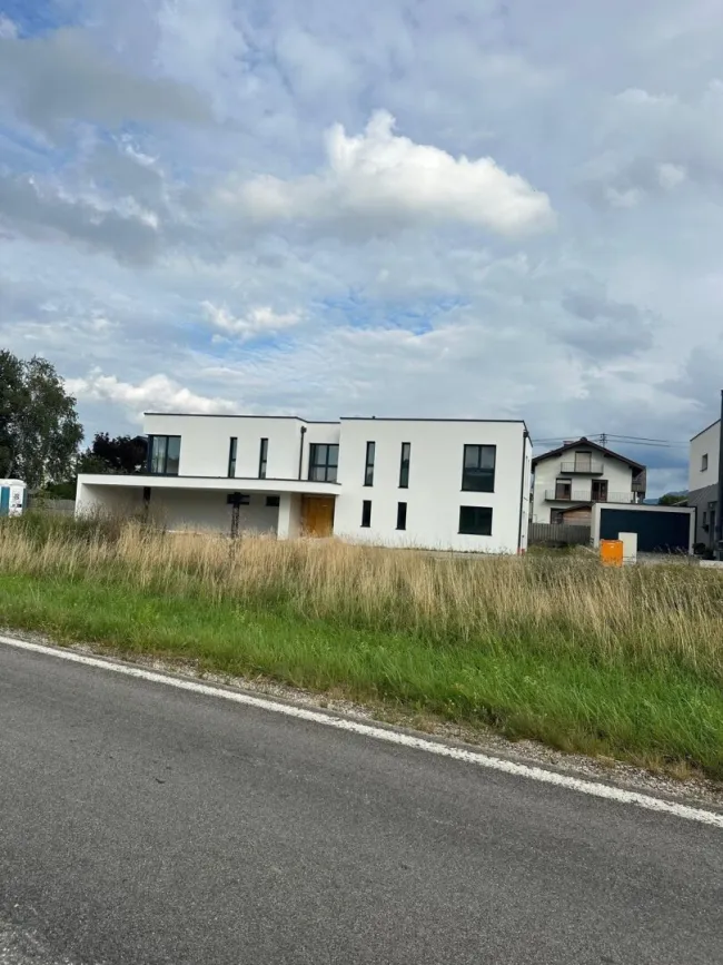 Neubau mit vier Wohnungen als attraktive Investitionsgelegenheit in in Pinsdorf bei Gmunden - Bild