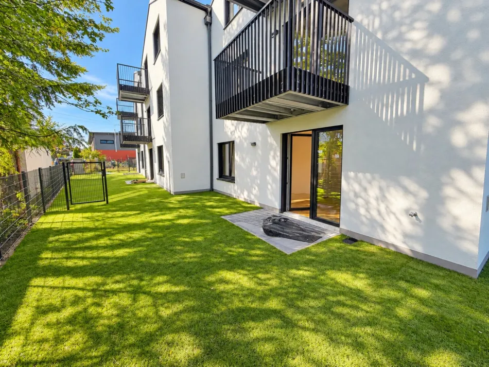 Lichtdurchflutete Gartenwohnung im Erstbezug mit Terrasse mit hoher Ausstattungsqualität - Titelbild