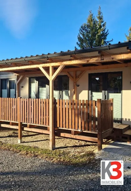 K3 - MODUL-HAUS IN GEHOBENER BAUWEISE: Wohnfläche 41 m2, 2 Zimmer, große Terrasse und neues Carport. Toller Preis. - Bild