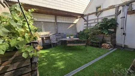 Entzückender Streckhof mit (wenn man will) 2 Einheiten