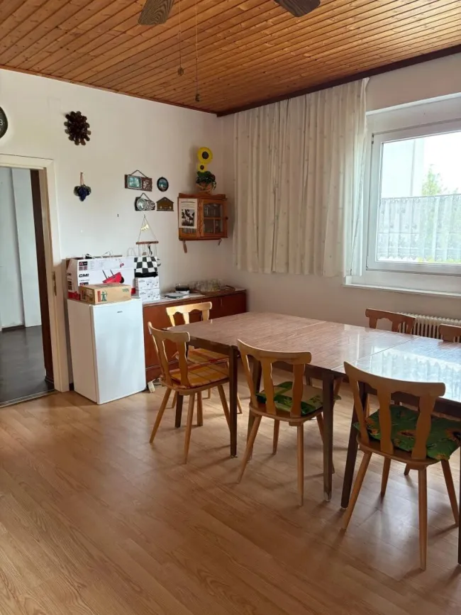 Preis gesenkt!! Einfamilienhaus mit viel Wohnraum und Seeblick - Bild