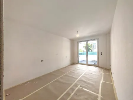 Schlafzimmer links mit Balkon