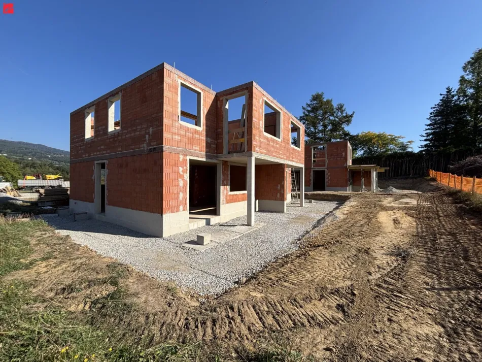 3.682 EUR/m²: Doppelhaushälfte mit Grünblick - Bild