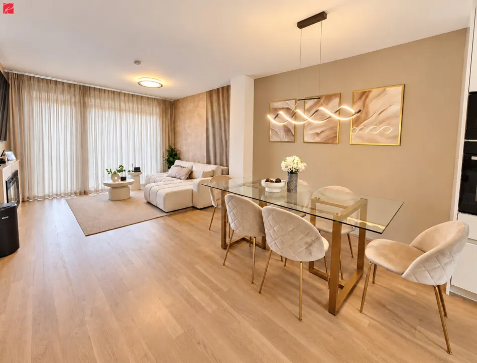 Exklusiver Neubau mit Tischlermöbeln, Gästehaus & Infrarotkabine - Titelbild