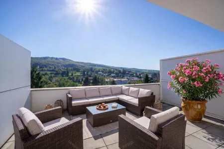 22 m² große Dachterrasse vor dem Schlafzimmer