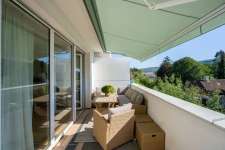 Südbalkon mit Markise