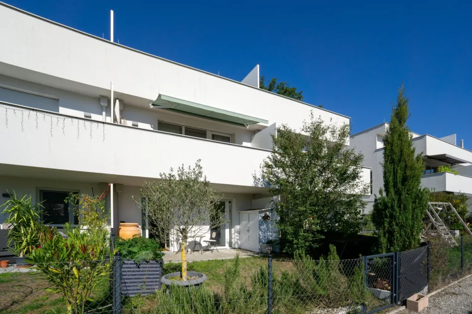 22 m² große Dachterrasse vor dem Schlafzimmer