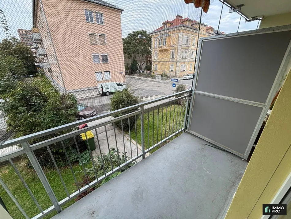 Helle 3-Zimmer Wohnung mit Balkon - Bild