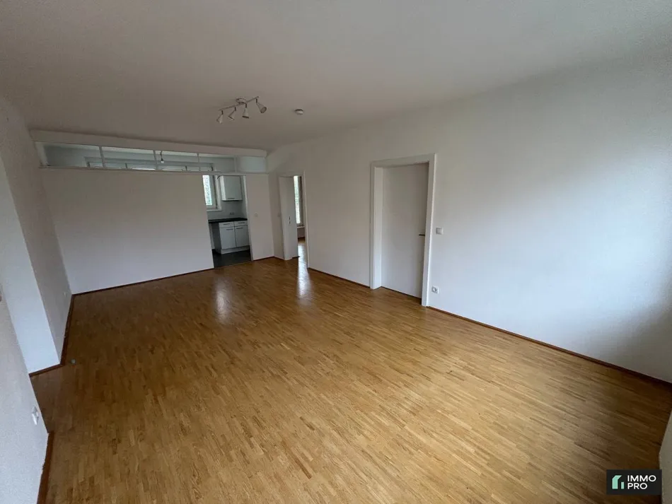 Helle 3-Zimmer Wohnung mit Balkon - Titelbild
