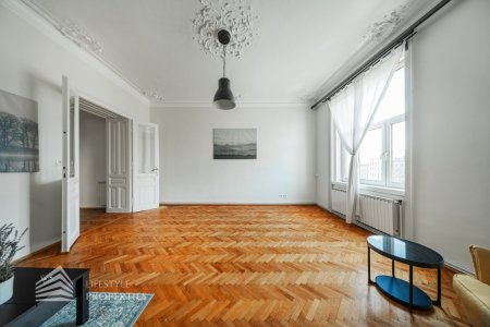 Schöne 2-Zimmer Wohnung mit Balkon, Nähe Westbahnhof