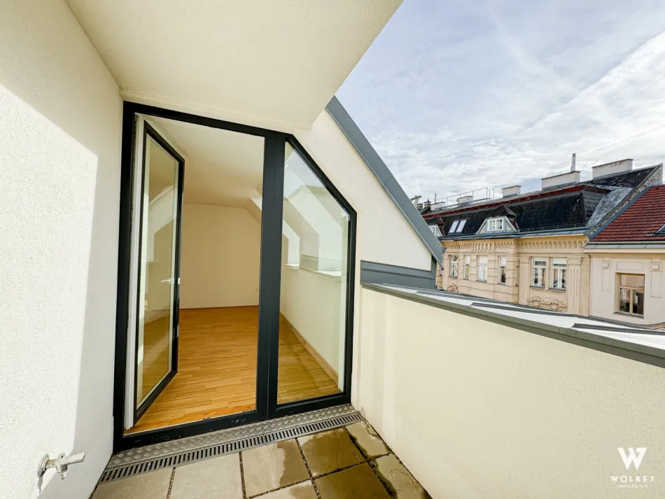 Für ANLEGER oder EIGENNUTZER: Traumhaftes Dachgeschoß-Juwel in Toplage I Vermietet bis 2029 I inkl. Balkon + Loggia I Direkt beim Aumannplatz - Bild