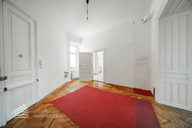 Schöne 4-Zimmer Wohnung mit Balkon, Nähe Westbahnhof - Titelbild