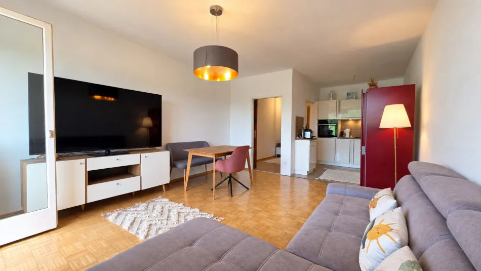 Lichterfülltes Wohnzimmer Kompagnon Immobilien