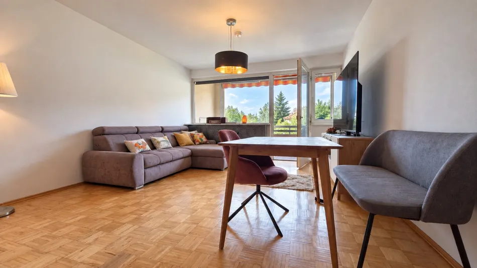 Lichterfülltes Wohnzimmer Kompagnon Immobilien