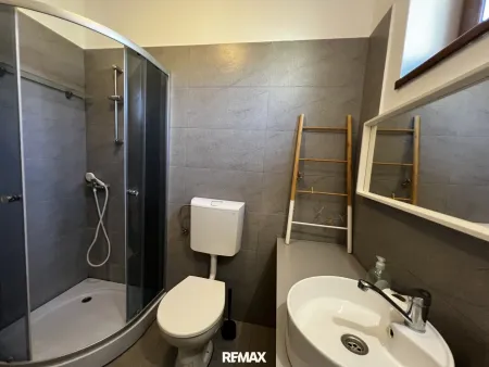 Badezimmer neben dem Kinderzimmer