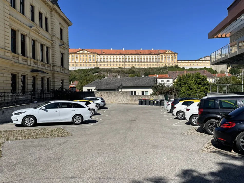 PKW-Stellplatz in Melk zu verkaufen – Top Lage nahe Zentrum - Bild