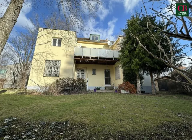 VILLA BEIM ROTEN BERG MIT VIEL POTENZIAL