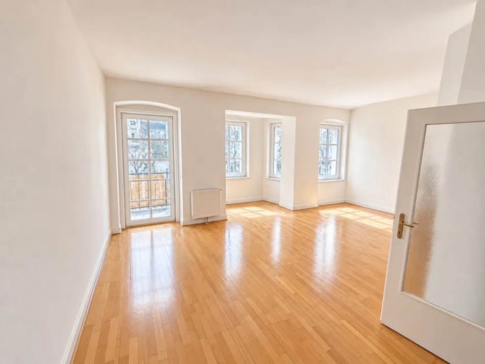 Hochwertiger Altbau | 1 Zimmer | Grünlage | Heiz- und Warmwasser-Akonto inkludiert - Bild