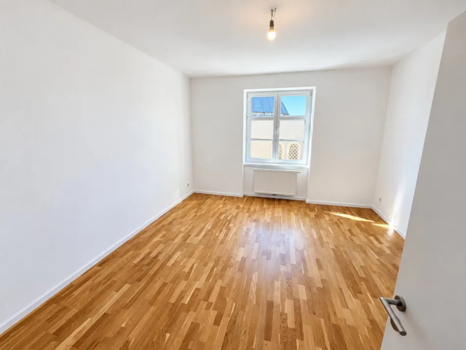 Helle Familienwohnung in Bad Vöslau: Erstbezug mit 4 Zimmern - Titelbild