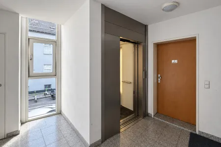 Stiegenhaus, Lift