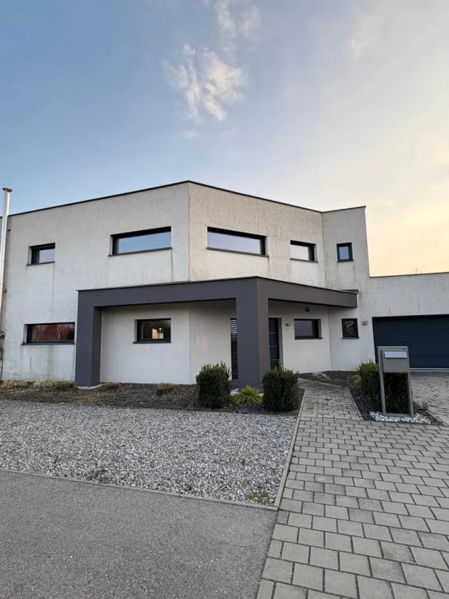 Preis gesenkt!! Energieeffizientes Einfamilienhaus in ruhiger Lage - Titelbild