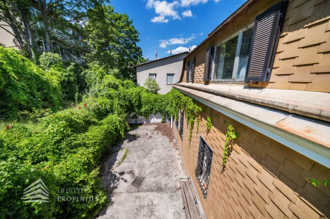 Historische Villa mit Studie für Ausbauprojekt in Grinzinger Bestlage - Titelbild